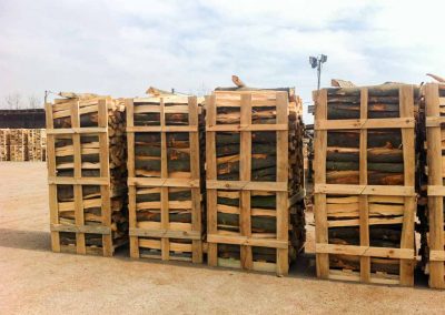 Brennholz in Kisten – Buche 100 cm standardmäßig gespalten
