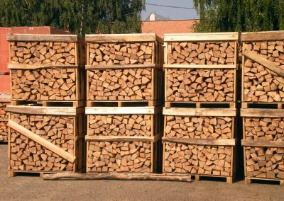 Brennholz in Kisten – Buche 33 cm standardmäßig gespalten